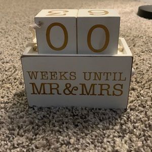 Cream/gold Wedding or Event Countdown Decoration